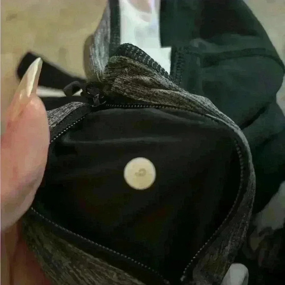 Lululemon Run: Inspire Crop
Black / White - Picture 4 of 4